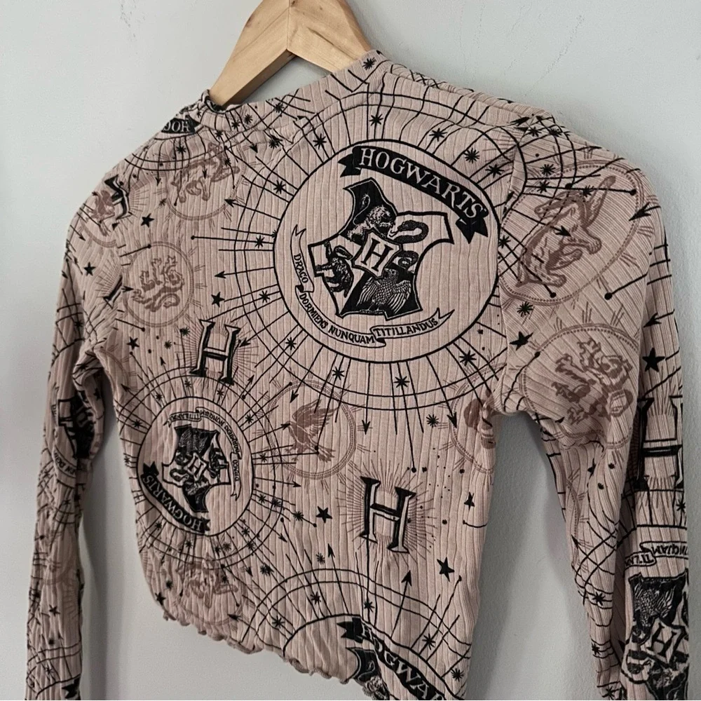 H&M Harry Potter Hogwarts Crest Long Sleeve Cropped Cotton Blend Shirt Sz 12/14
